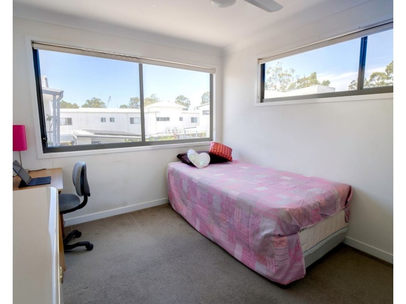 18/22 Careel Close, Helensvale QLD 4212