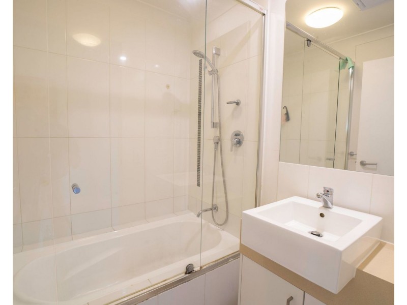 18/22 Careel Close, Helensvale QLD 4212