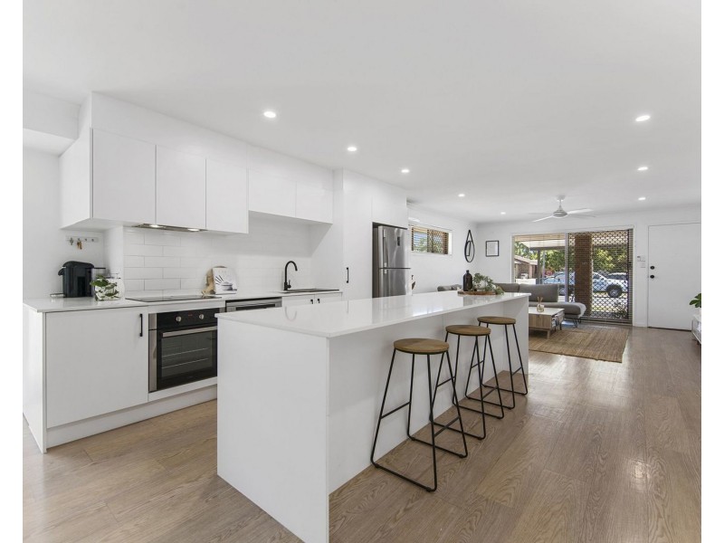 1/6 Sanctuary Court, Coombabah QLD 4216