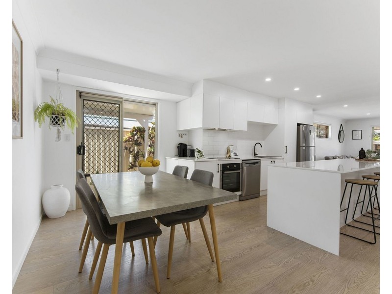 1/6 Sanctuary Court, Coombabah QLD 4216