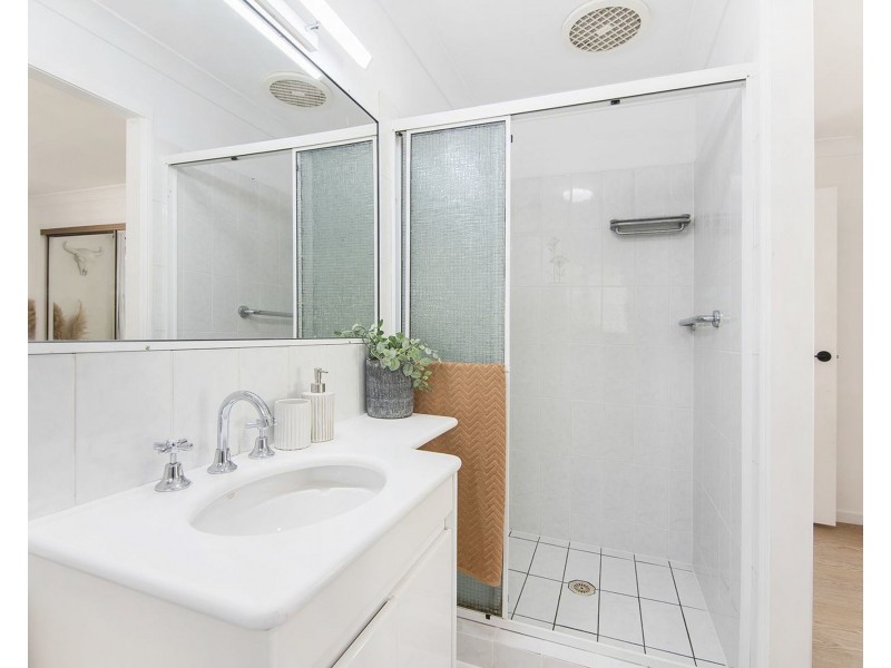 1/6 Sanctuary Court, Coombabah QLD 4216