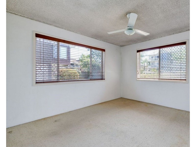 1/6 Vernia Place, Biggera Waters QLD 4216