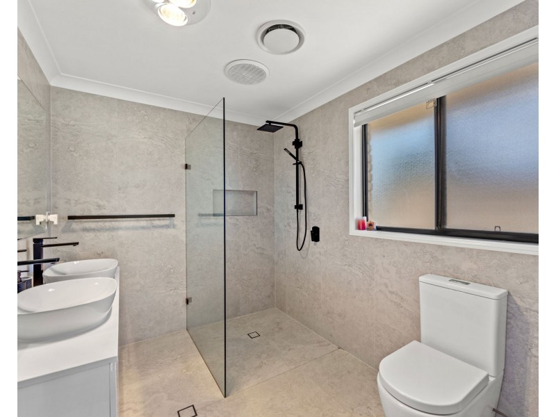 13 Silkwood Way, Molendinar QLD 4214