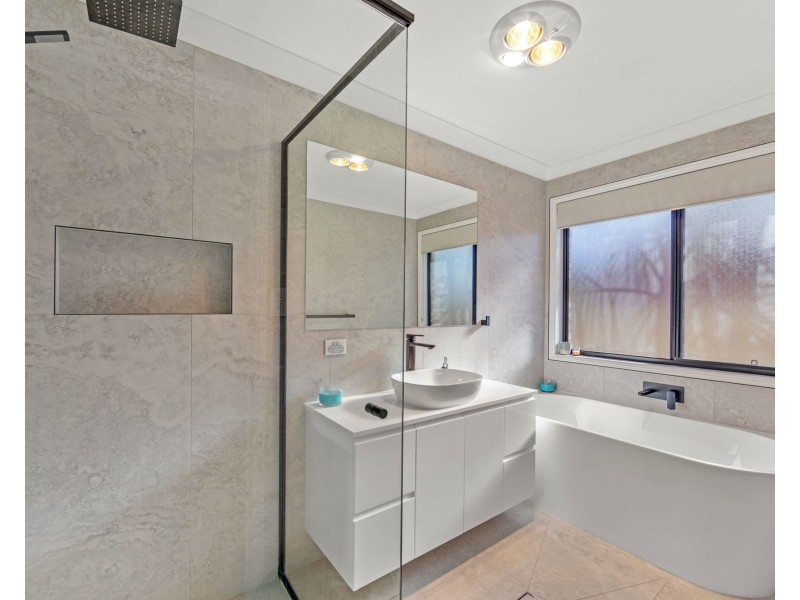 13 Silkwood Way, Molendinar QLD 4214