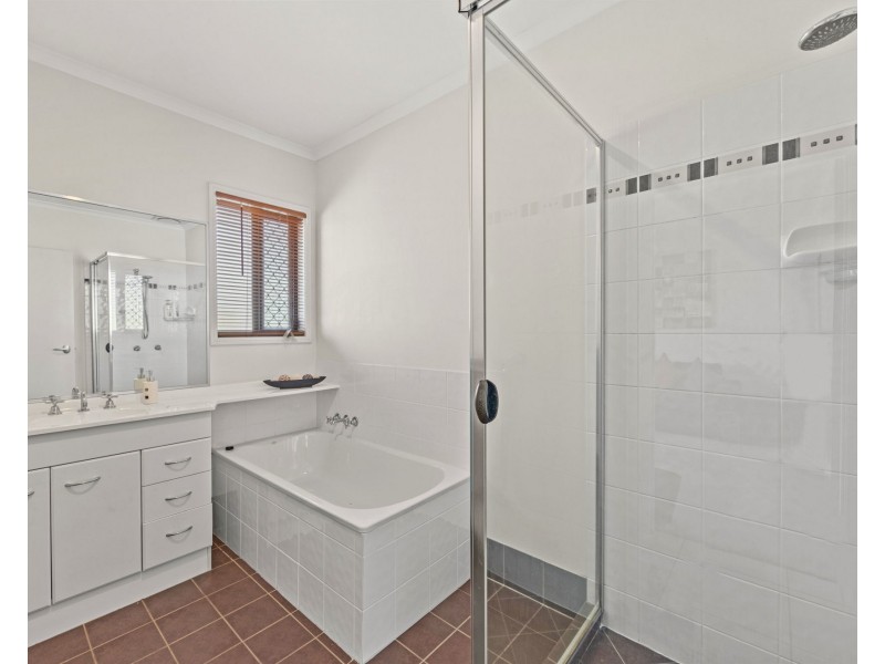 11 Helidon Grove, Ormeau QLD 4208