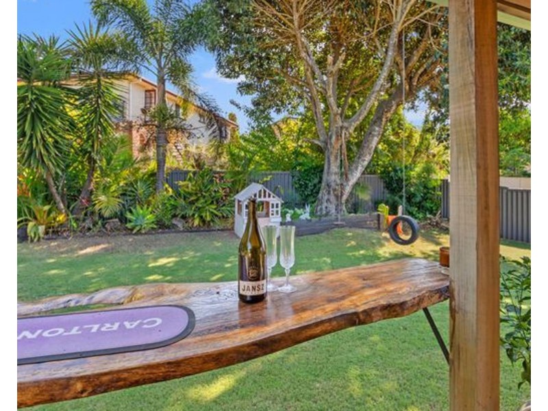 17 Paradise Street, Nerang QLD 4211