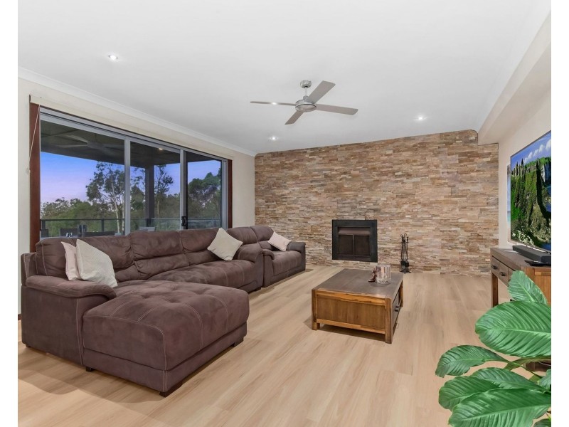 13 Barton Street, Reedy Creek QLD 4227