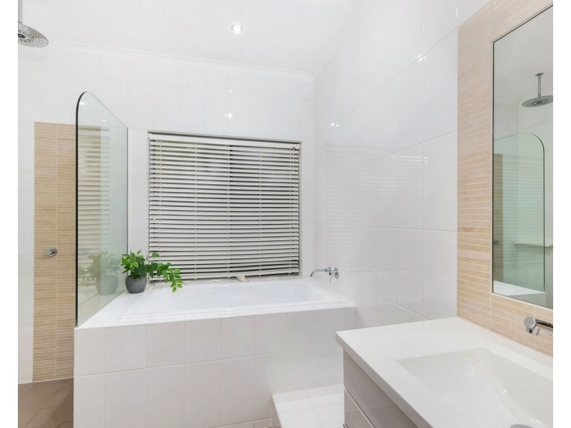 13 Barton Street, Reedy Creek QLD 4227