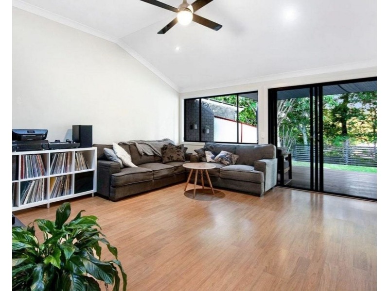 1/13 Ash Court, Arundel QLD 4214