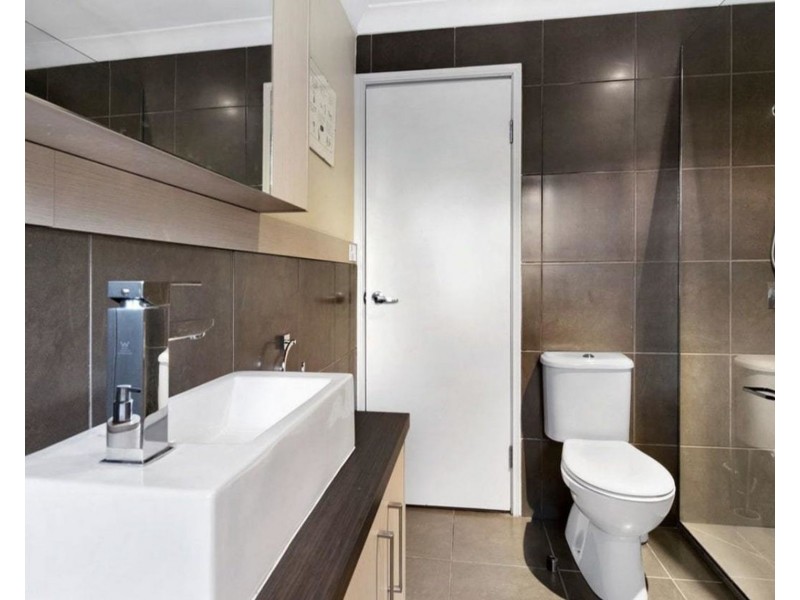 1/13 Ash Court, Arundel QLD 4214