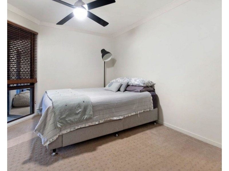 1/13 Ash Court, Arundel QLD 4214