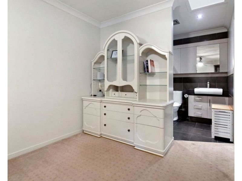 1/13 Ash Court, Arundel QLD 4214