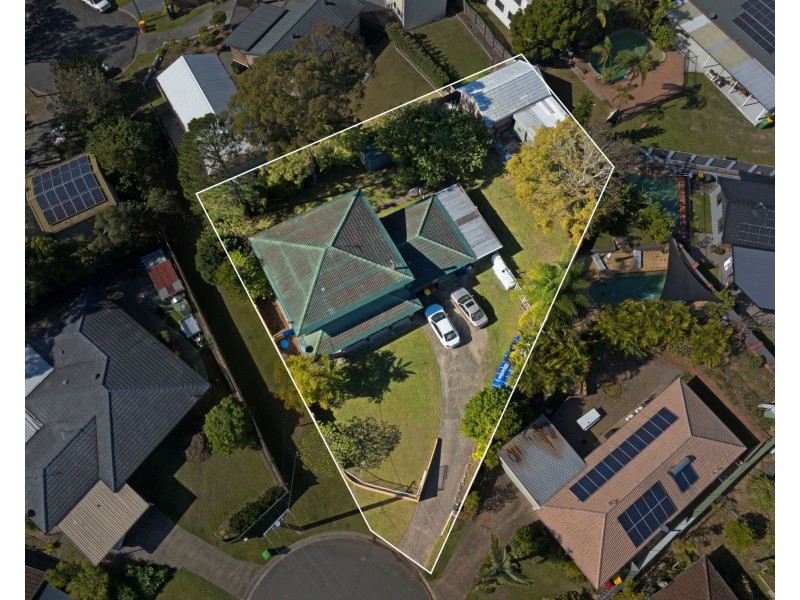 19 The Mores, Nerang QLD 4211