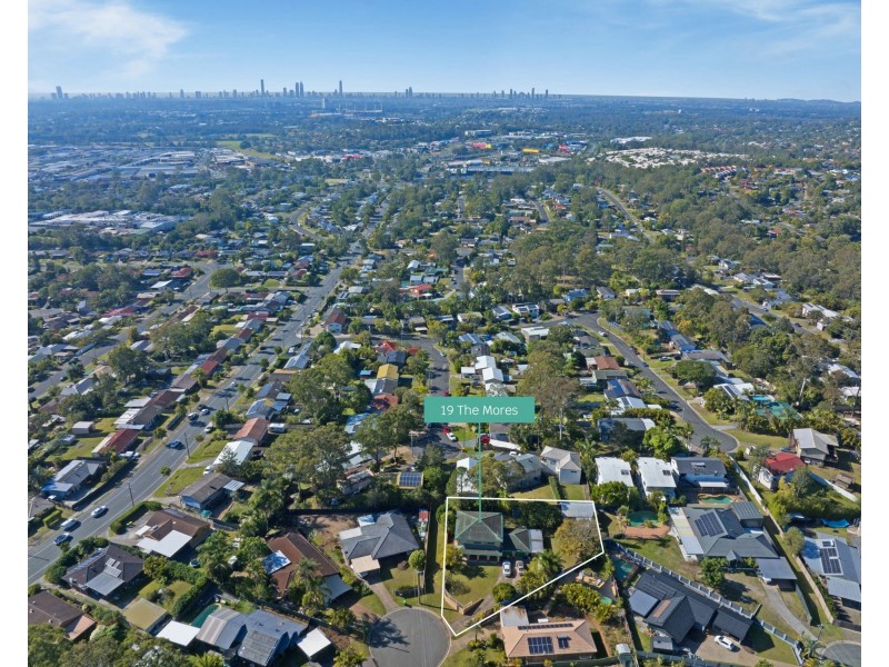 19 The Mores, Nerang QLD 4211