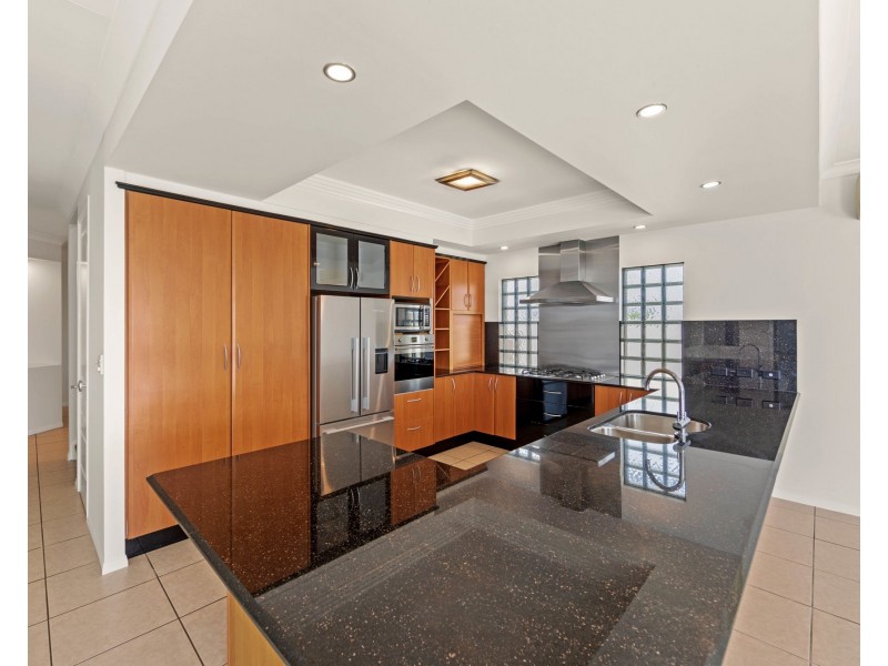 11 Westlake Court, Helensvale QLD 4212