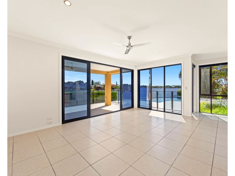 11 Westlake Court, Helensvale QLD 4212