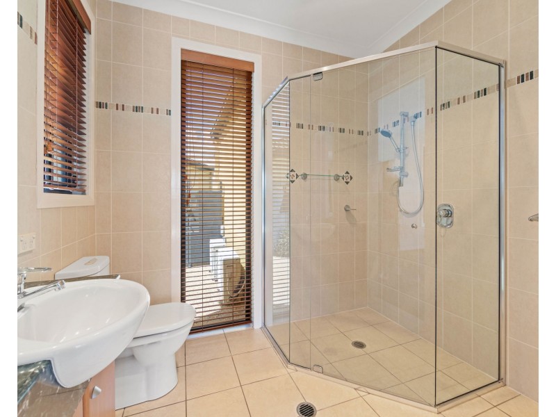 11 Westlake Court, Helensvale QLD 4212