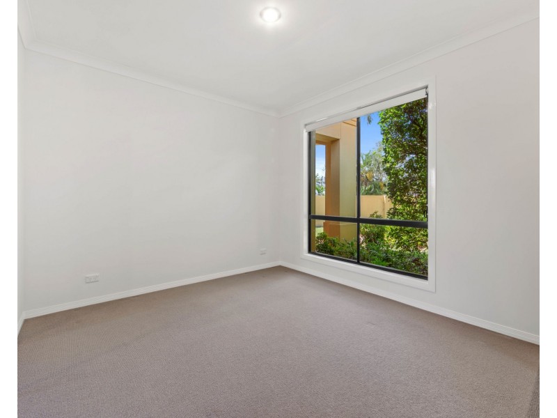 11 Westlake Court, Helensvale QLD 4212