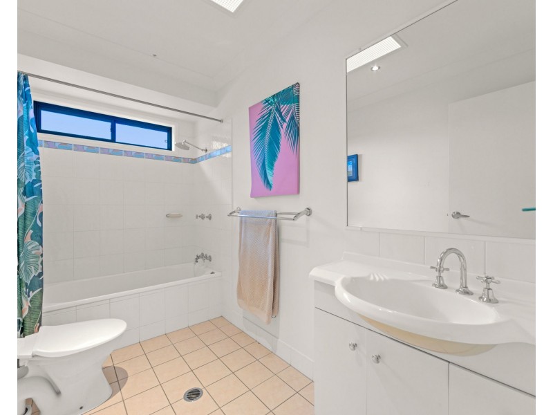 2 Inverness Court, Nerang QLD 4211