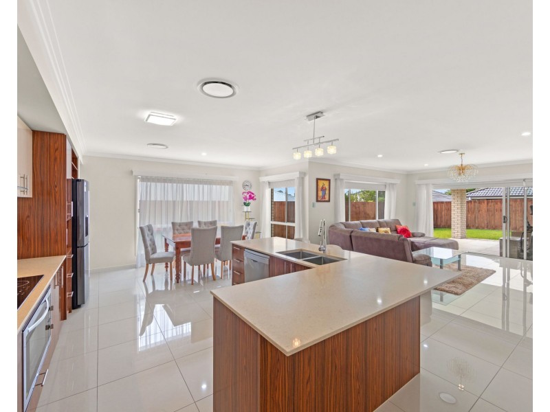 10 Preston Street, Ormeau Hills QLD 4208