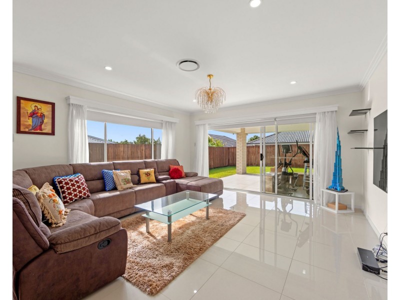 10 Preston Street, Ormeau Hills QLD 4208