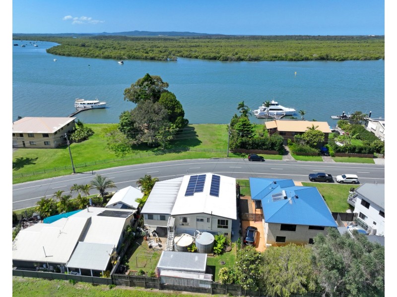 7 The Esplanade, Jacobs Well QLD 4208