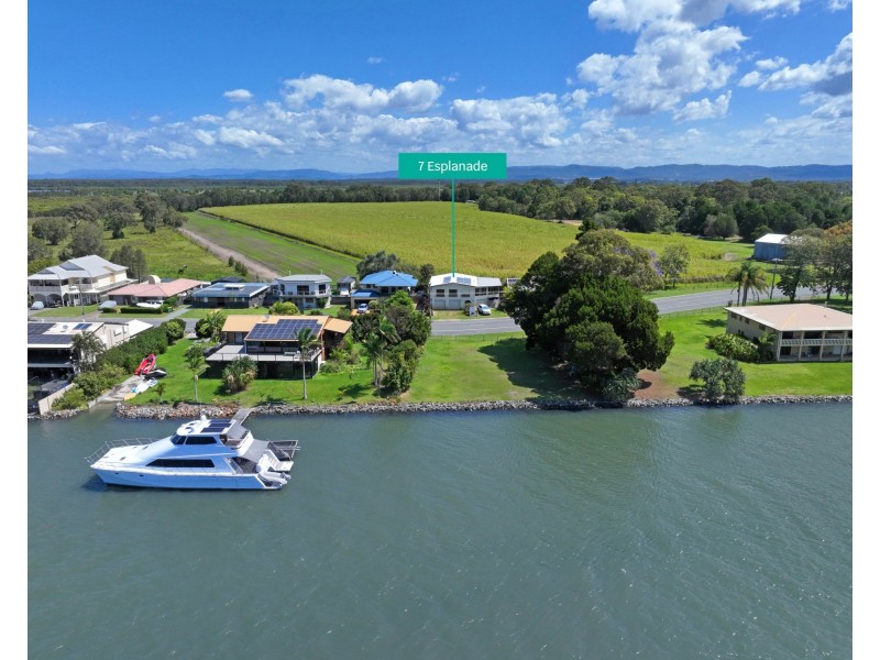 7 The Esplanade, Jacobs Well QLD 4208