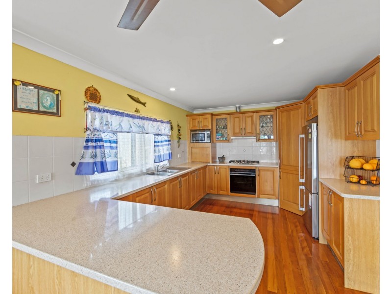 7 The Esplanade, Jacobs Well QLD 4208