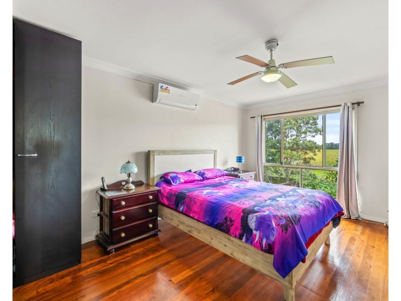 7 The Esplanade, Jacobs Well QLD 4208