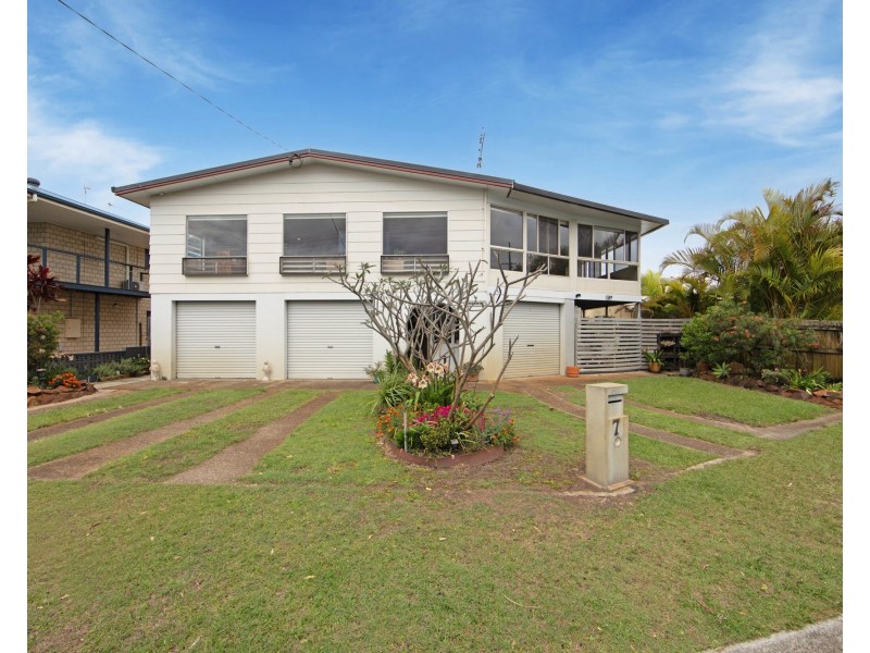 7 The Esplanade, Jacobs Well QLD 4208