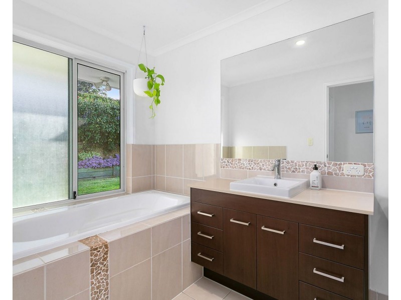 4 Kirkwood Place, Reedy Creek QLD 4227