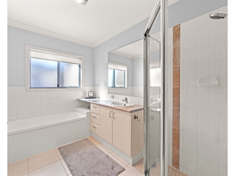 4/7 Castello Circuit, Varsity Lakes QLD 4227