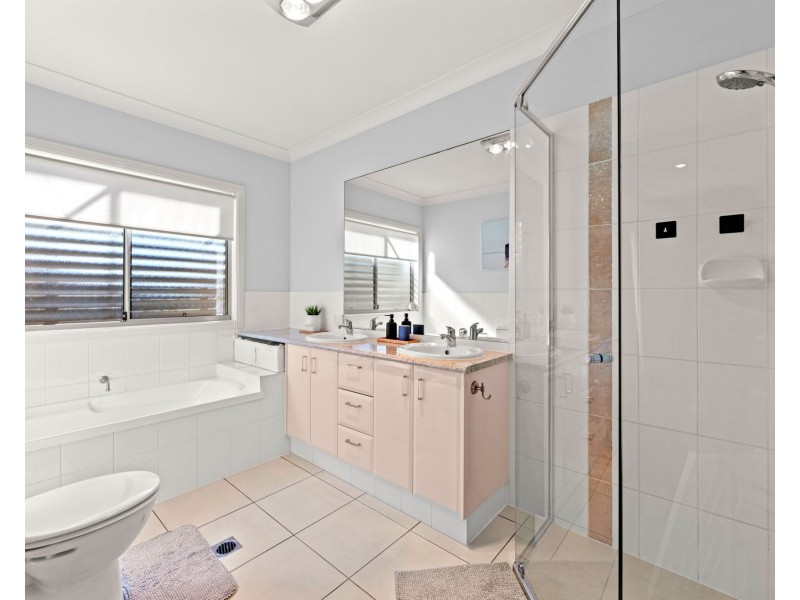 4/7 Castello Circuit, Varsity Lakes QLD 4227