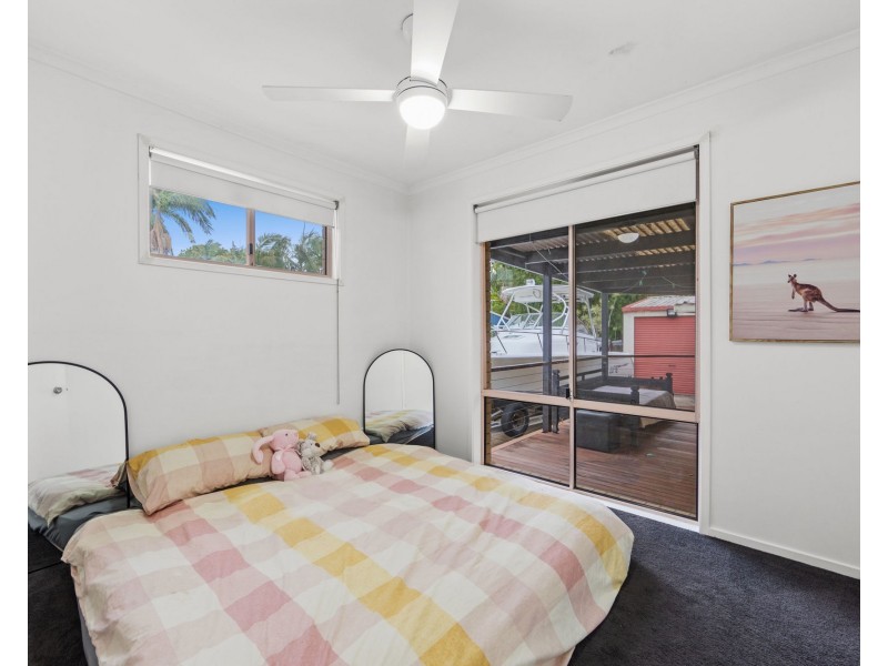 52 Coombe Avenue, Hope Island QLD 4212