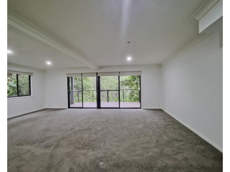 20/2 Ridgeline Way, Highland Park QLD 4211