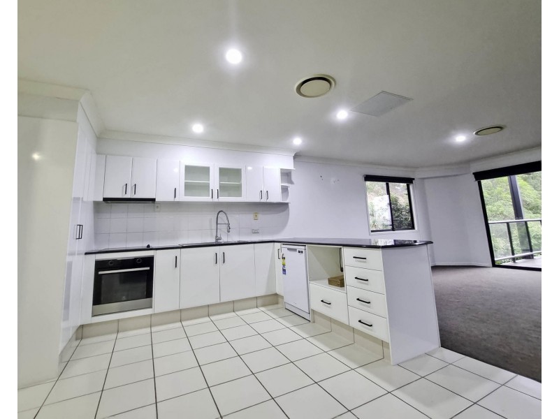 20/2 Ridgeline Way, Highland Park QLD 4211
