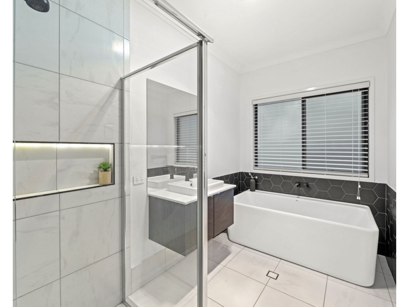 18-26 Dellcal Place, Tamborine QLD 4270