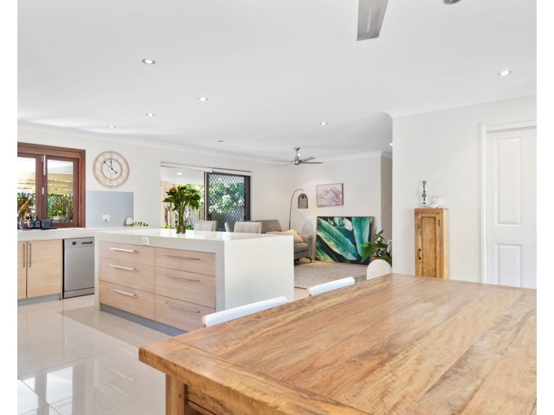 5 Augusta Court, Coombabah QLD 4216