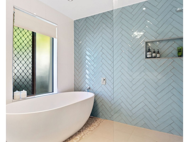 5 Augusta Court, Coombabah QLD 4216