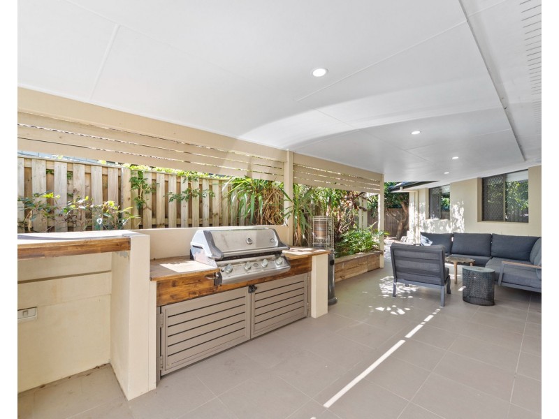5 Augusta Court, Coombabah QLD 4216
