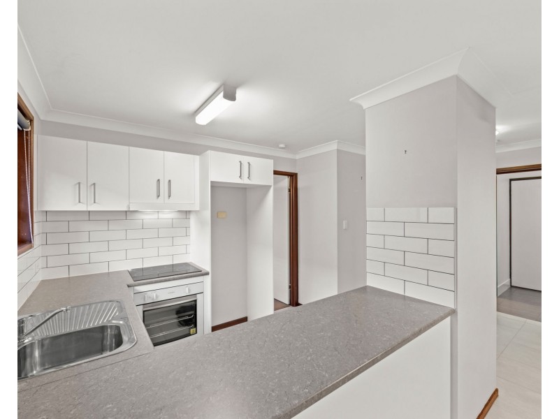 1/4 Chainey Drive, Miami QLD 4220