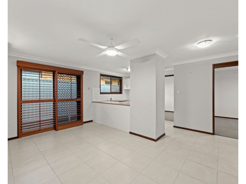 1/4 Chainey Drive, Miami QLD 4220