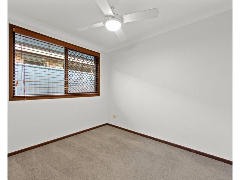 1/4 Chainey Drive, Miami QLD 4220