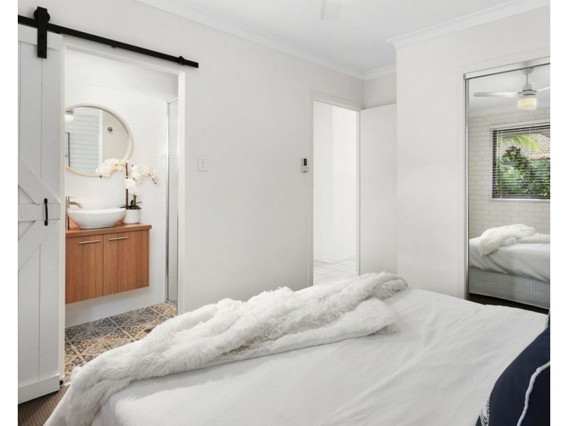 18/55 Duet Drive, Mermaid Waters QLD 4218
