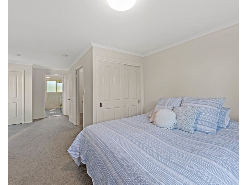 22 Prenzlau Crest, Windaroo QLD 4207