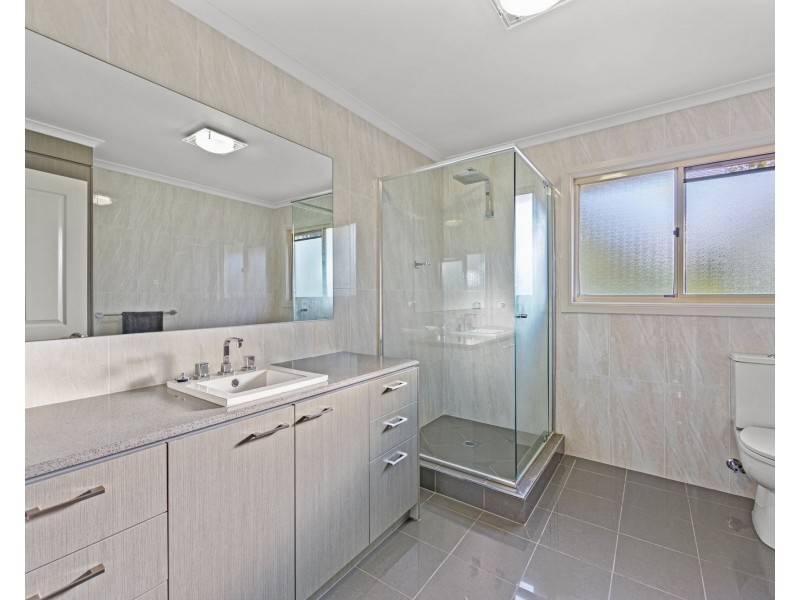 22 Prenzlau Crest, Windaroo QLD 4207