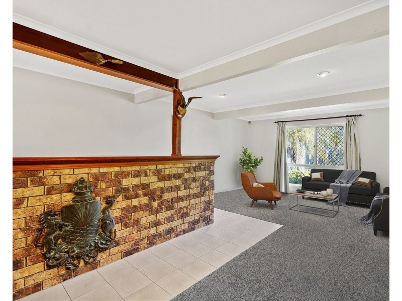 22 Prenzlau Crest, Windaroo QLD 4207