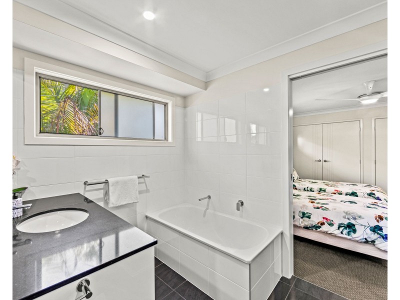 41 Marina Parade, Jacobs Well QLD 4208