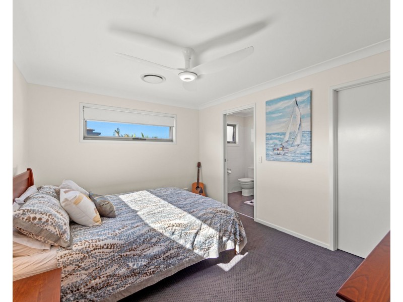 41 Marina Parade, Jacobs Well QLD 4208