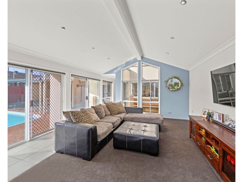 3 Tari Court, Runaway Bay QLD 4216